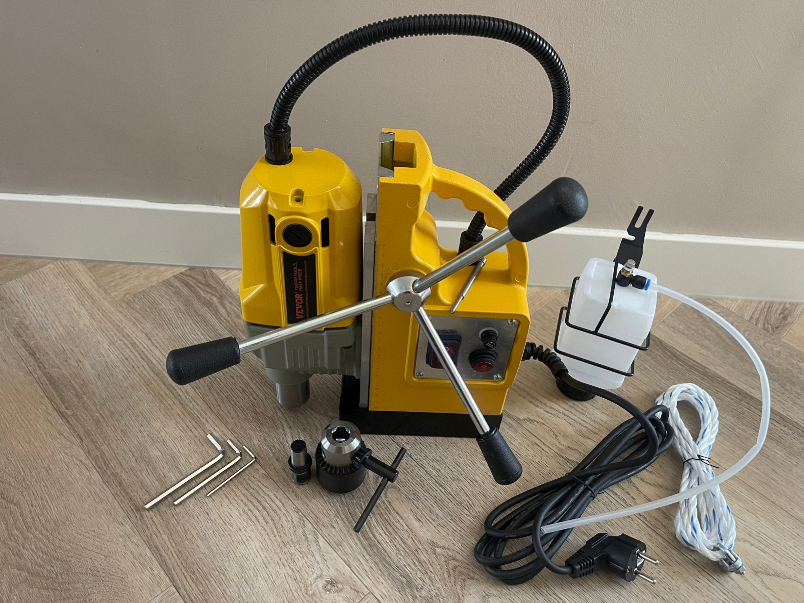 Nieuw! magneetboormachine 100mm/ 1400watt met boorkop. Bouw!, Ophalen of Verzenden, Nieuw, Overige typen