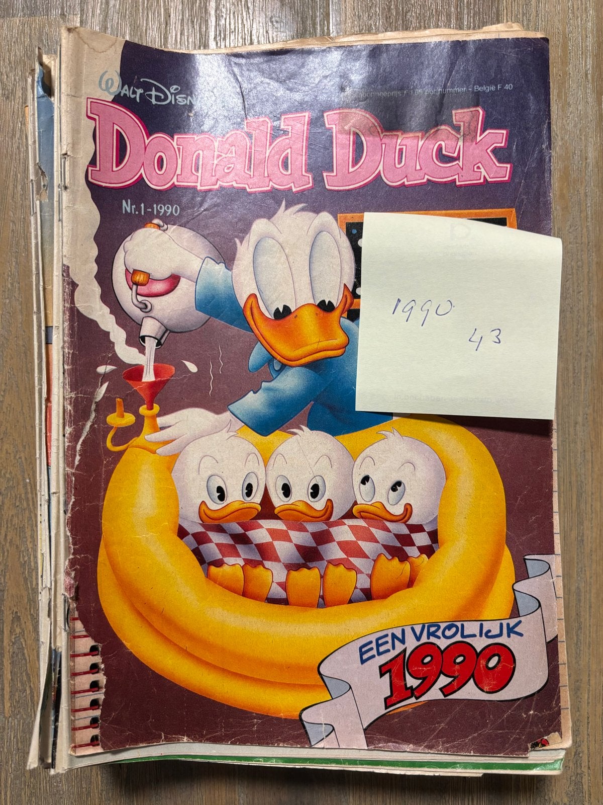 Donald Duck weekbladen uit 1990 - Met leesschade, Meerdere stripboeken, Ophalen of Verzenden, Gelezen