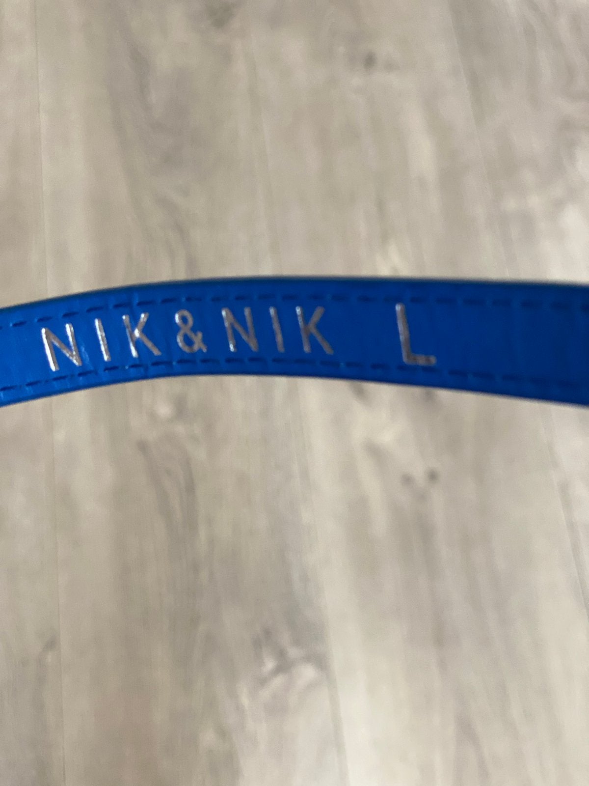 NIK&NIK Riem Blauw met Zilveren Gesp - Maat L (164), Kinderen en Baby's, Kinderkleding | Maat 164, Ophalen, Zo goed als nieuw