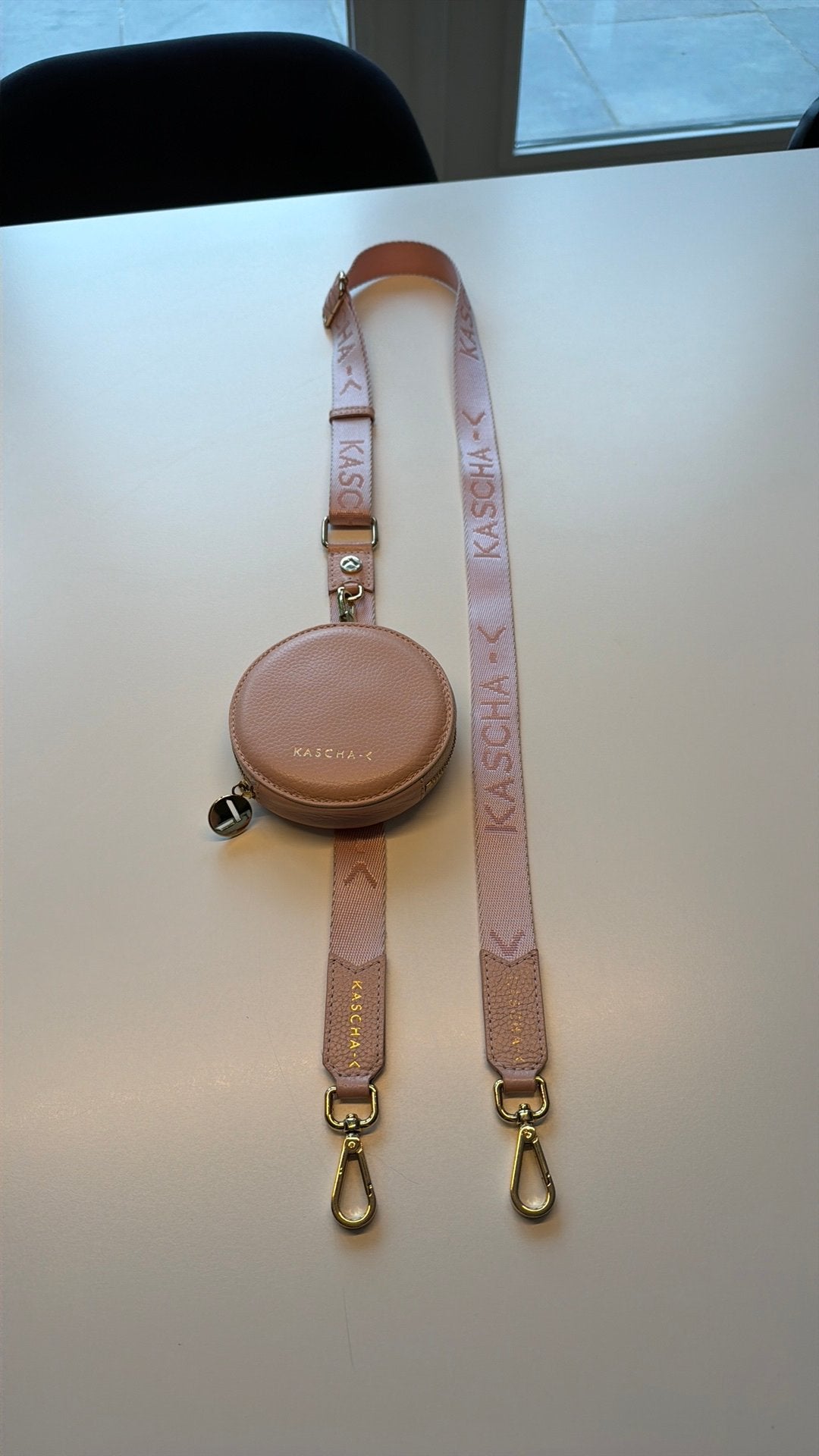 Kascha-C tasje en strap roze, Met koord, Hoesje of Tasje, Ophalen of Verzenden, Zo goed als nieuw