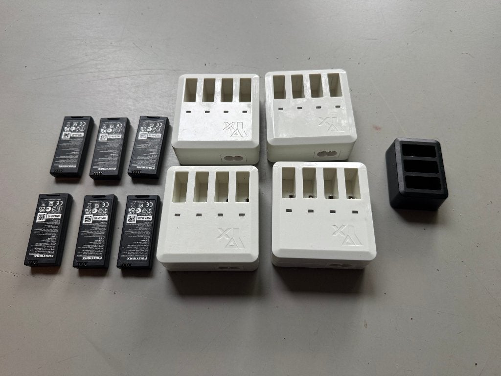 Ryze Tello batterijen en laadstations (6x accu, 5x dock), Gebruikt, Ophalen of Verzenden, DJI, Geen camera
