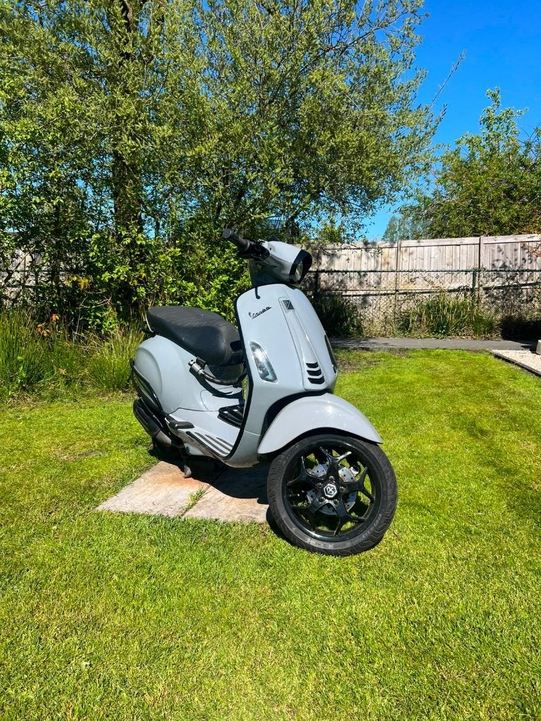 Hele mooie VESPA Sprint NARDO 2018 schade/roestvrij MP3 velg, Ophalen, Maximaal 45 km/u, Vespa S, Zo goed als nieuw