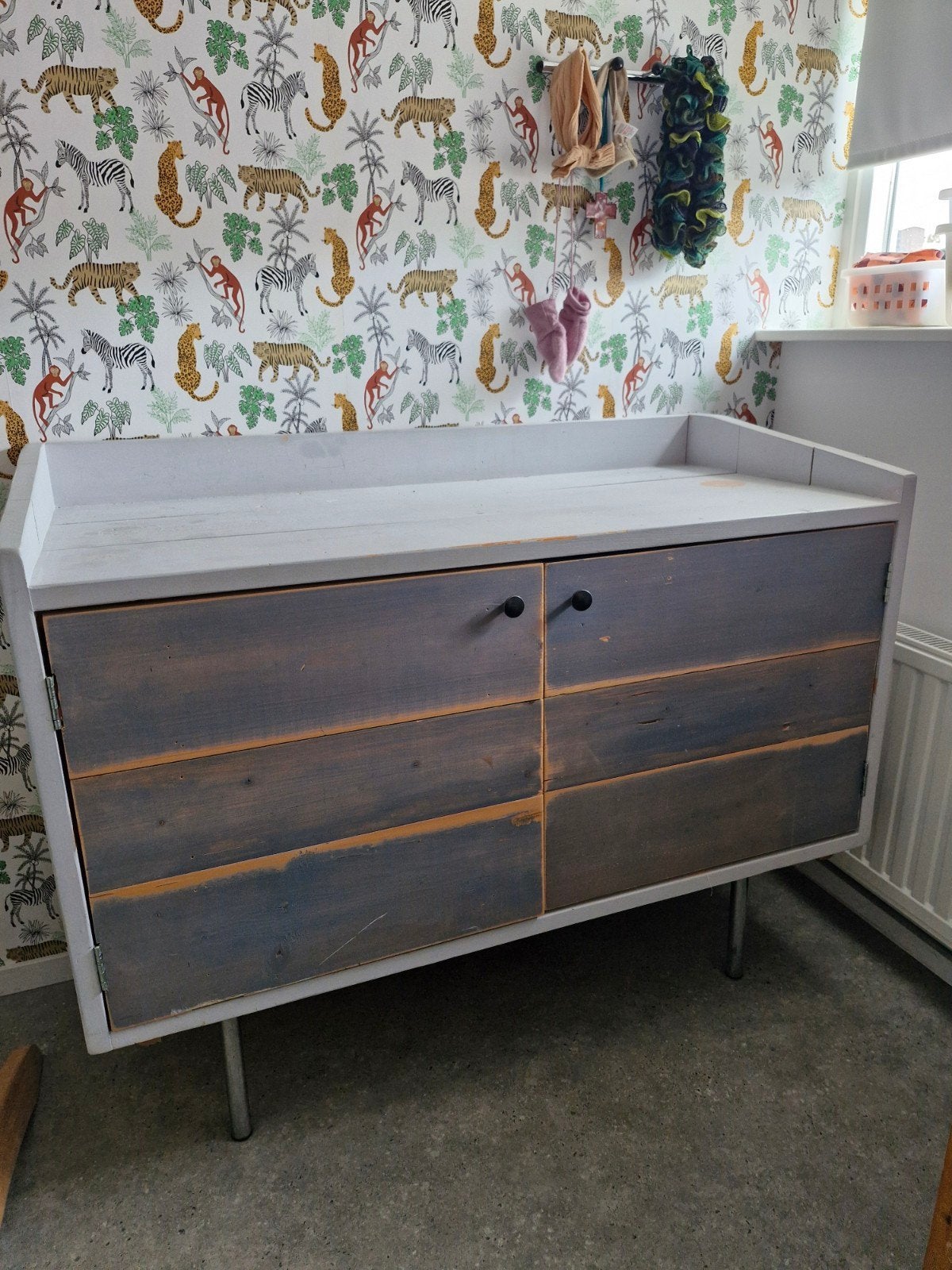 Commode met opstaande rand en opbergruimte, Ophalen, Gebruikt, 50 tot 70 cm, 75 tot 100 cm