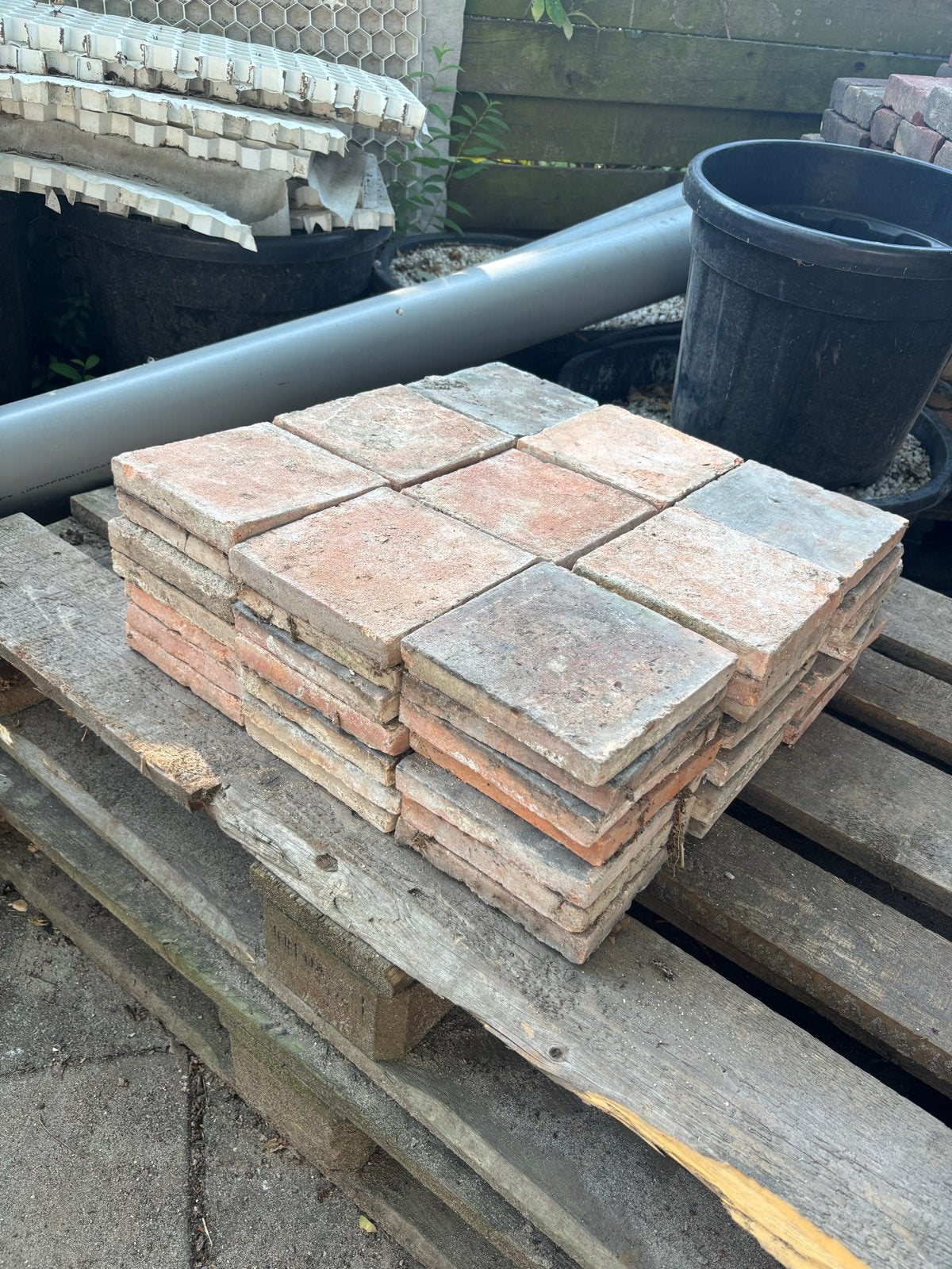42 stuks Oude estrikken tegels - 15x15 cm, Doe-het-zelf en Verbouw, Tegels, Ophalen, Gebruikt, Keramiek, Minder dan 20 cm