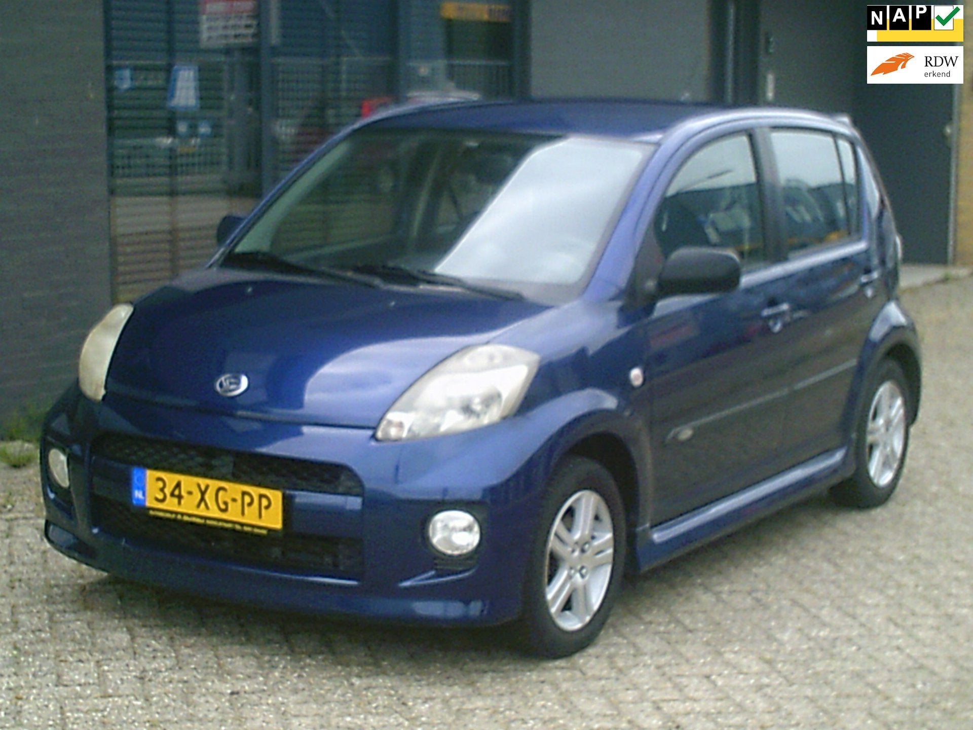 Daihatsu Sirion 2 1.3-16V Comfort Nwe Apk Airco LM-V Stuurbe, Auto's, Voorwielaandrijving, Gebruikt, 4 cilinders, Blauw