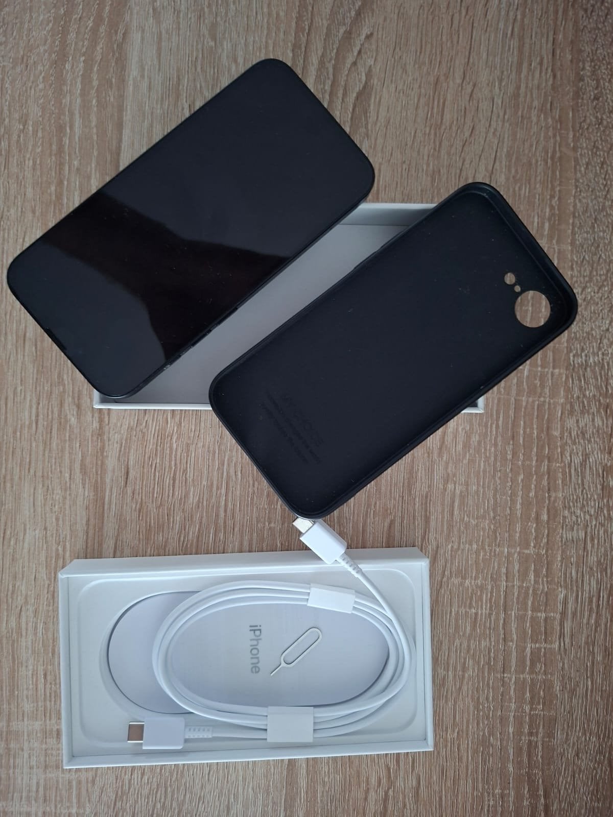 iPhone 16e met hoesje 128GB, Ophalen of Verzenden, Zo goed als nieuw, Zonder simlock, Zonder abonnement