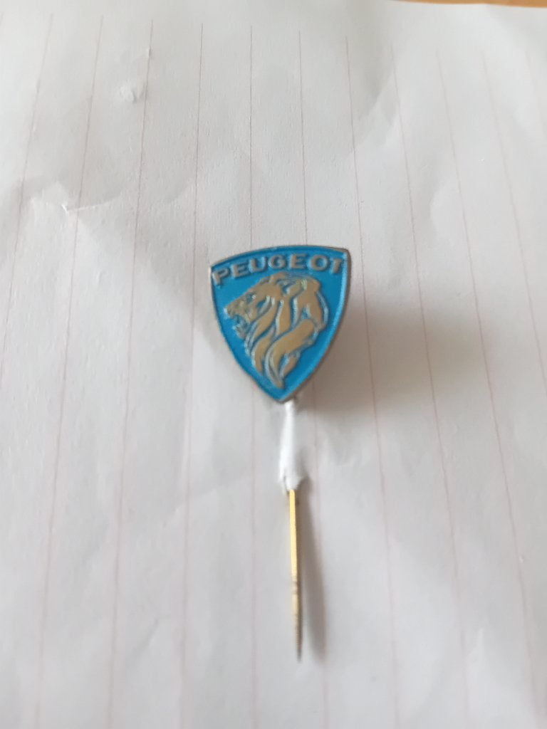 Pin - PEUGEOT, Verzamelen, Ophalen of Verzenden, Zo goed als nieuw, Merk, Speldje of Pin