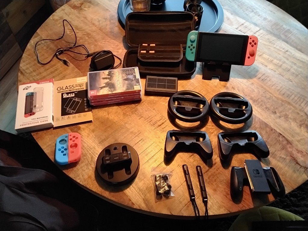 Nitendo switch met diverse accessoires, Spelcomputers en Games, Spelcomputers | Nintendo Consoles | Accessoires, Zo goed als nieuw