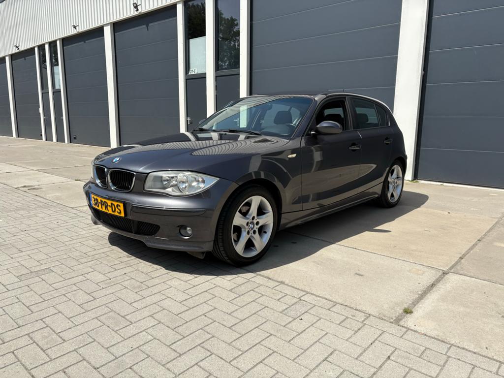 BMW 1-Serie 116i 2004 Grijs, Auto's, 1596 cc, Achterwielaandrijving, 4 cilinders, 635 kg