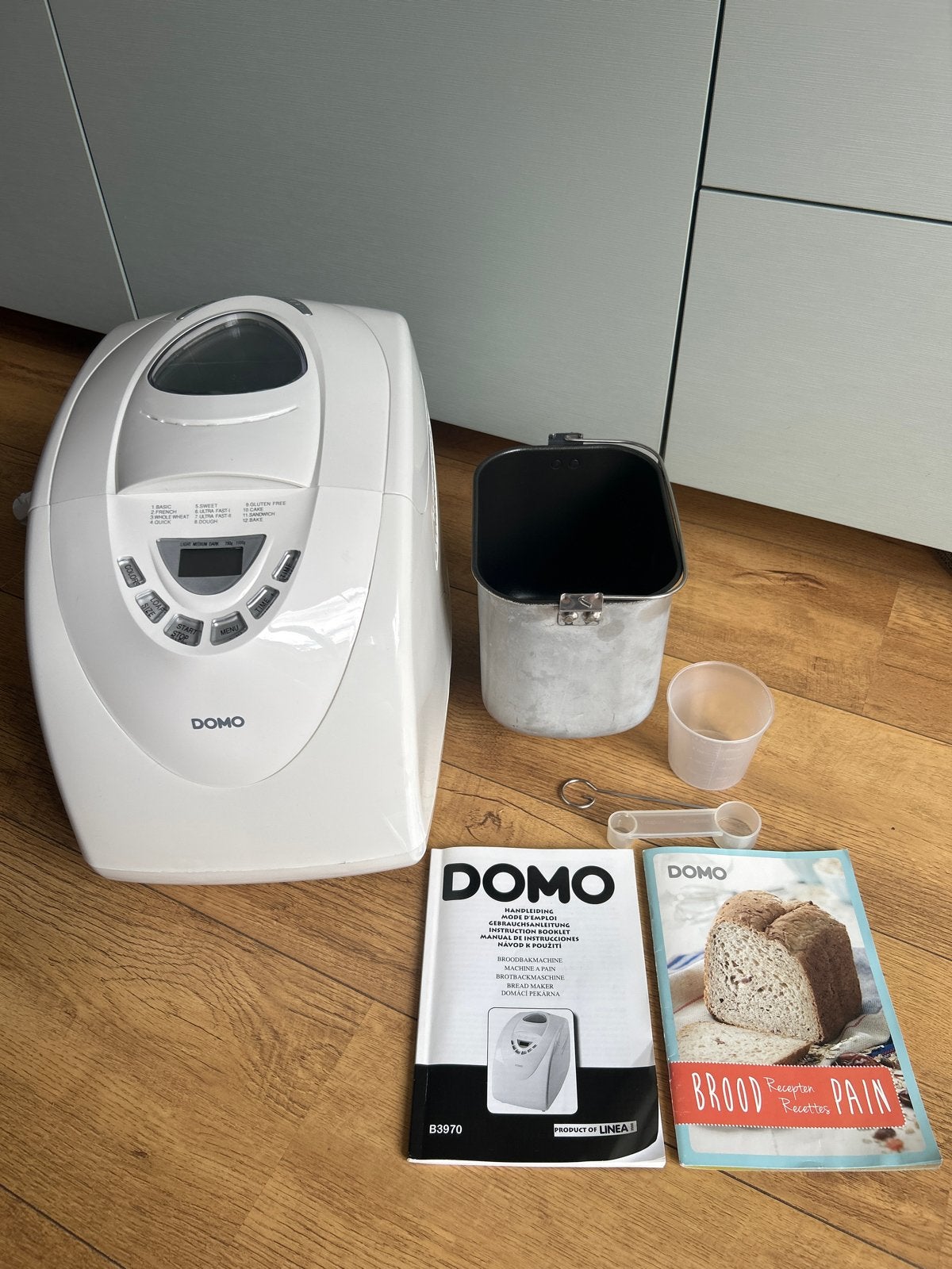 Domo Broodbakmachine B3970 - Zo goed als nieuw, Witgoed en Apparatuur, Broodbakmachines, Kijkvenster, 800 tot 1200 gram deeg, Zo goed als nieuw