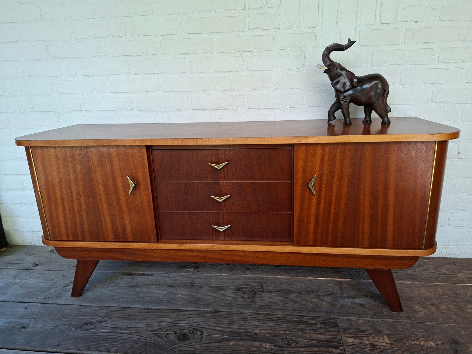 Vintage retro kastje dressoir lowboard Deense stijl jaren 60, 100 tot 150 cm, Teakhout, Zo goed als nieuw, 25 tot 50 cm
