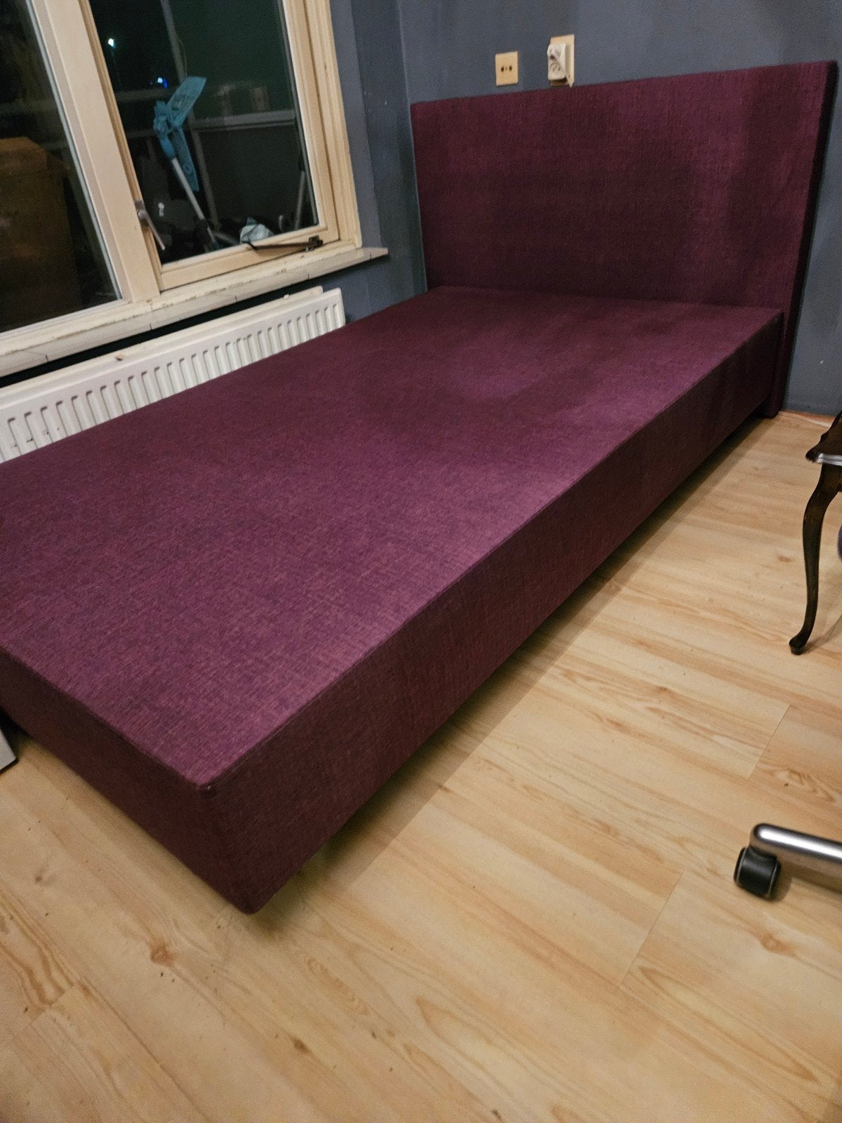 bed 200- 120 rood met matras Boxspring, Ophalen, Tweepersoons, Zo goed als nieuw, 120 cm