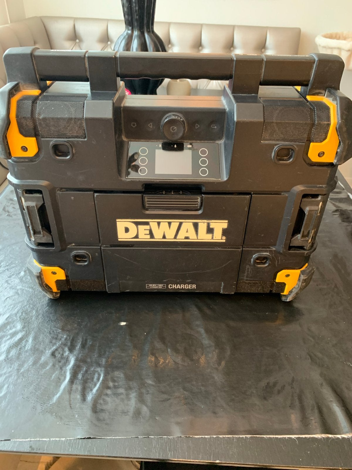 DeWalt Tstak Bouwradio met DAB+ en Bluetooth met 9Ah accu, Ophalen, Gebruikt, Bouwradio