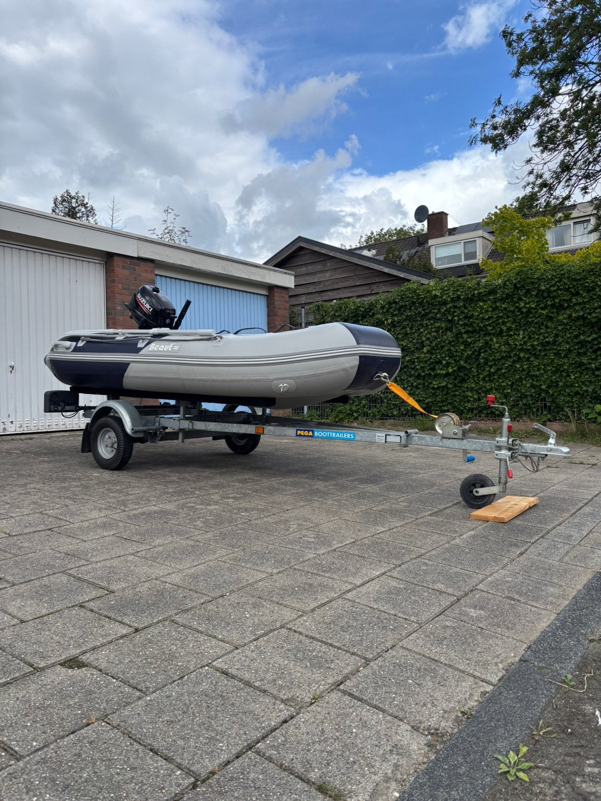 Foto 20 van Beaut TZ300AL Rubberboot met Suzuki DF 6A en Pega Trailer
