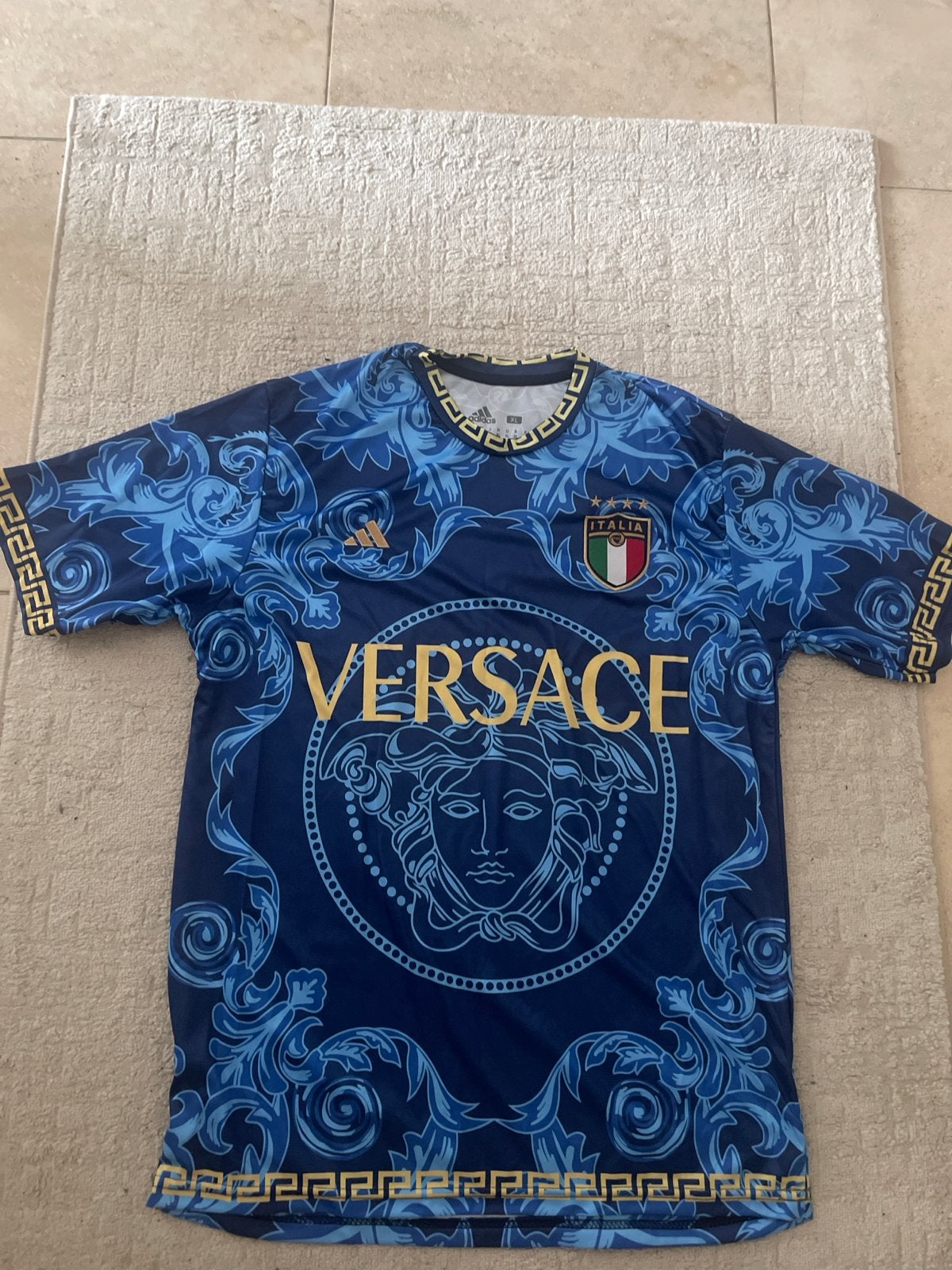 Versace Italië voetbalshirt - Zo goed als nieuw, Maat XL, Ophalen of Verzenden, Zo goed als nieuw, Shirt