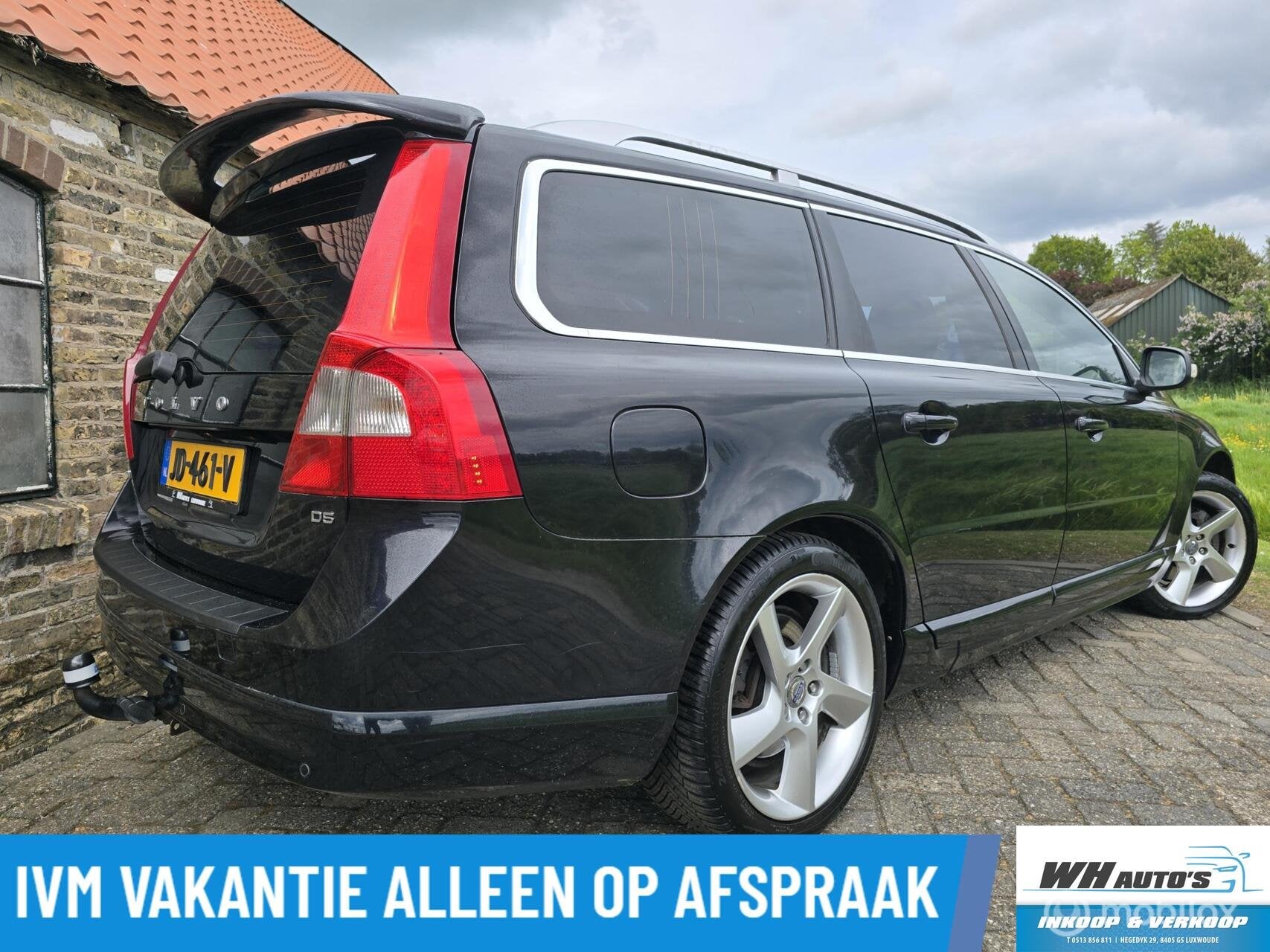 Volvo V70 2.4 D5 R design | Open dak | Trekhaak, Auto's, Volvo, Voorwielaandrijving, 15 km/l, Zwart, 168 €/maand