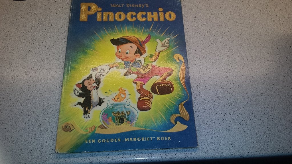 Walt Disney's Pinokkio - Een Gouden Margriet Boek, Ophalen of Verzenden, Peter Pan of Pinokkio, Gebruikt, Papier, Kaart of Schrift