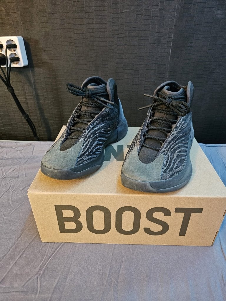 adidas yeezy quantum onyx, Zwart, Ophalen of Verzenden, Adidas Yeezy, Sneakers of Gympen