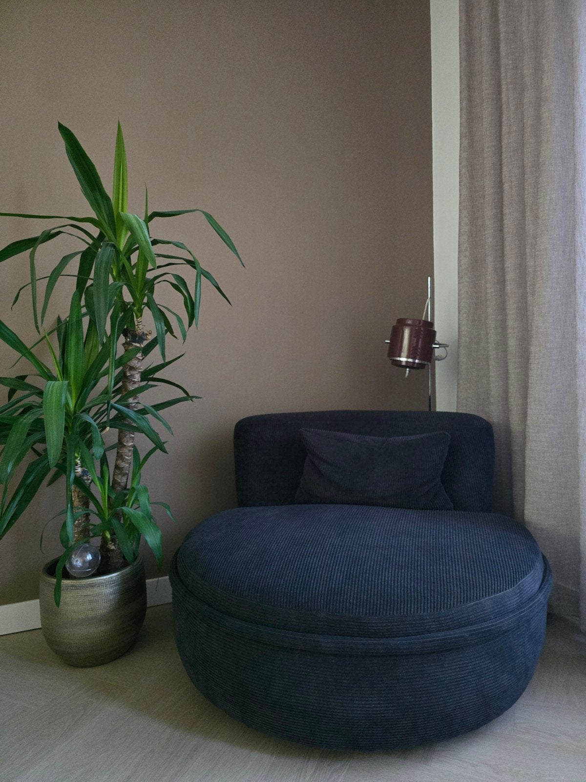 Zwarte draaifauteuil Goossens, Ophalen, Zo goed als nieuw, Rond, Stof