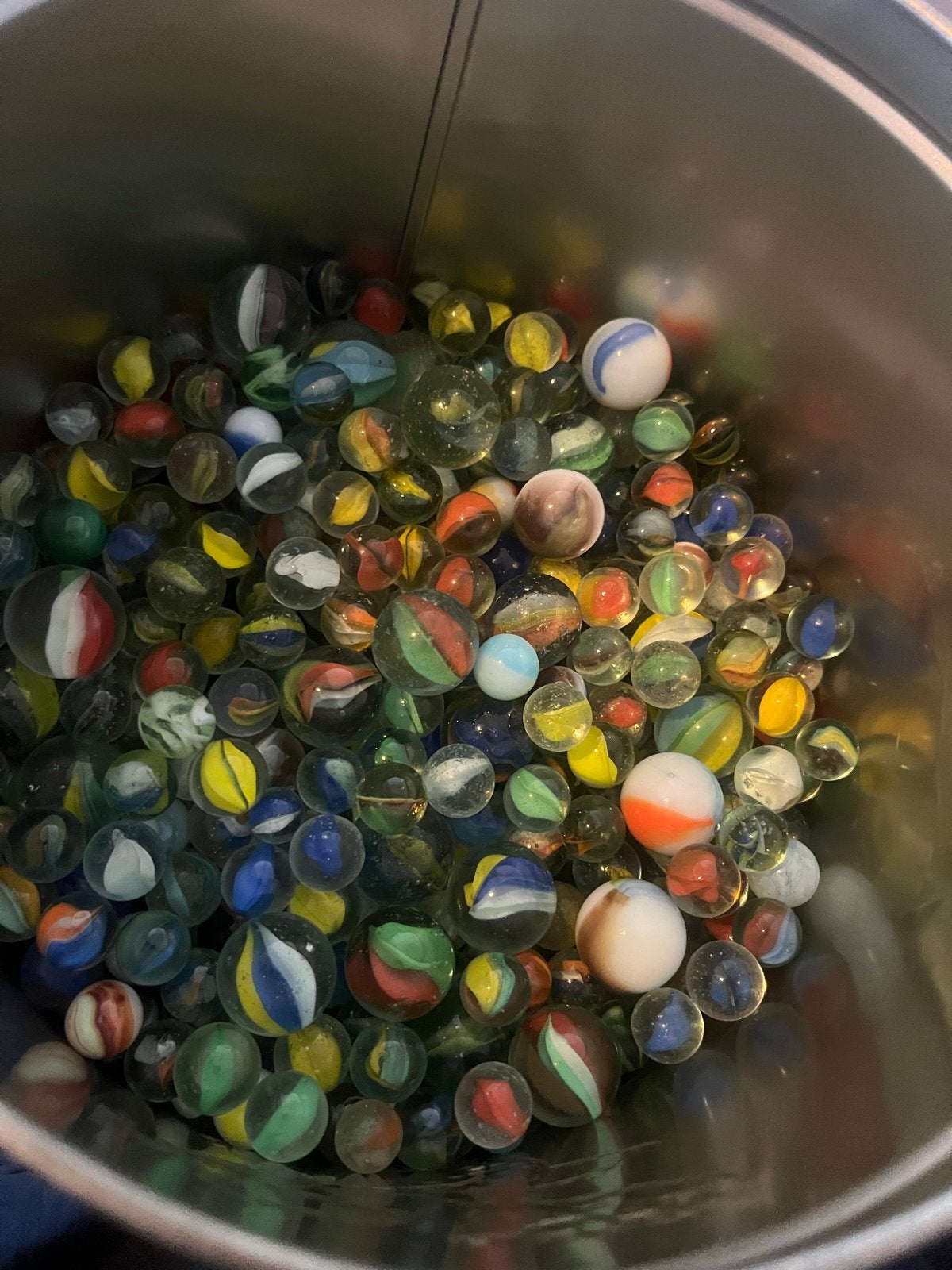 Grote verzameling knikkers in diverse kleuren en maten, Ophalen of Verzenden, Gebruikt