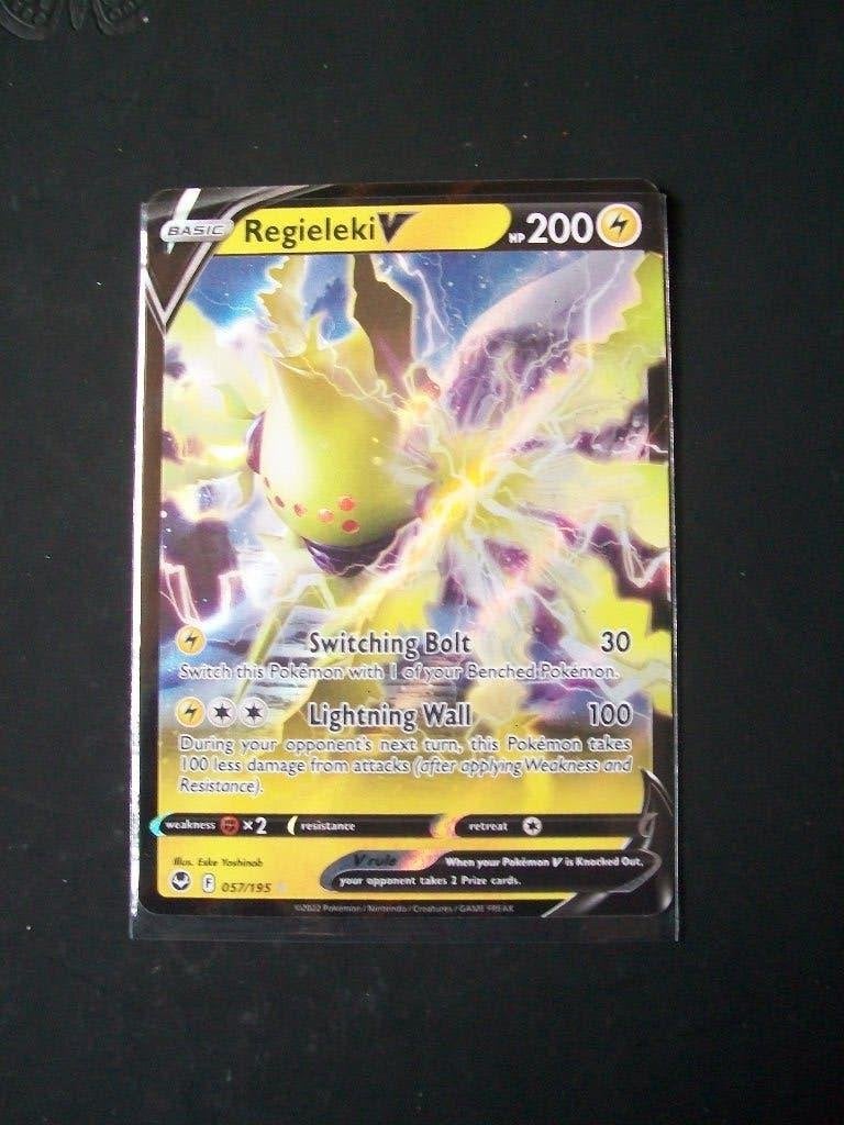 2884. Nieuwe Pokemonkaart REGIELEKI V HP 200 (057/195), Verzenden, Nieuw, Losse kaart, Foil
