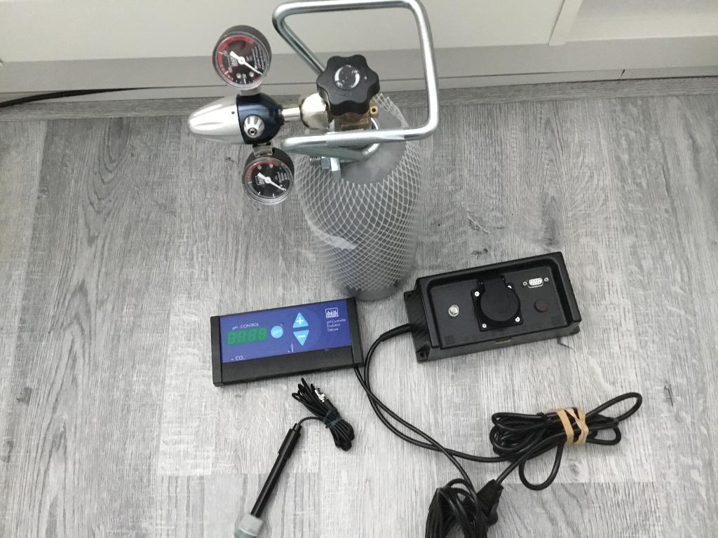 Dennerle co2 de lux controller, Dieren en Toebehoren, Ophalen, Gebruikt, Leeg aquarium