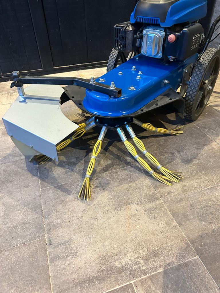Hyundai onkruidborstelmachine 173cc, Tuin en Terras, Veegmachines, Ophalen, Gebruikt