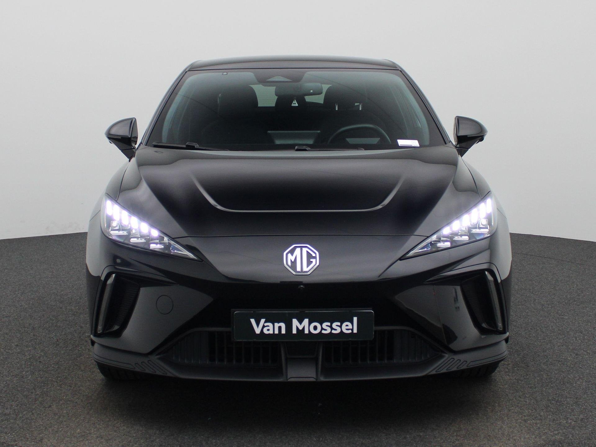 MG 4 Long Range Luxury 64kWh | All-Season banden | Navi | Le, Auto's, Automaat, 12 maanden, Gebruikt, 1675 kg