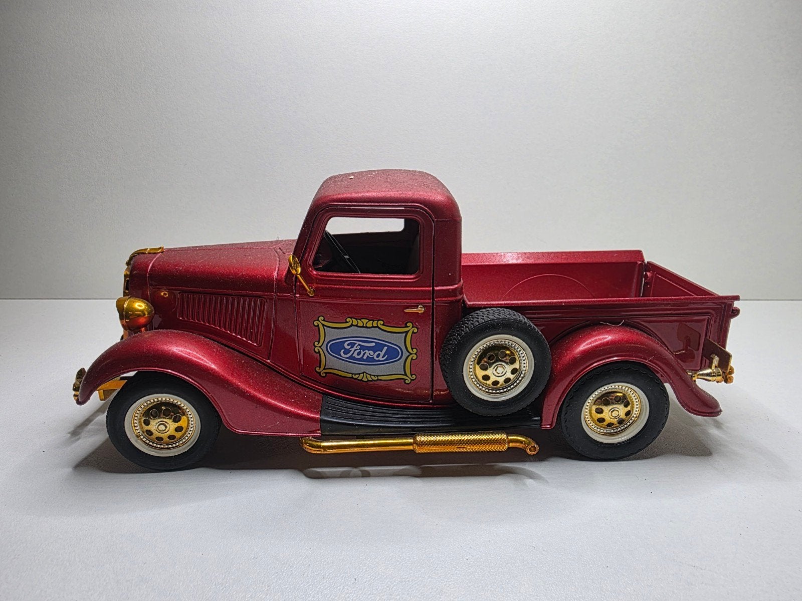 ford v8, Hobby en Vrije tijd, Ophalen of Verzenden, Gebruikt, Solido