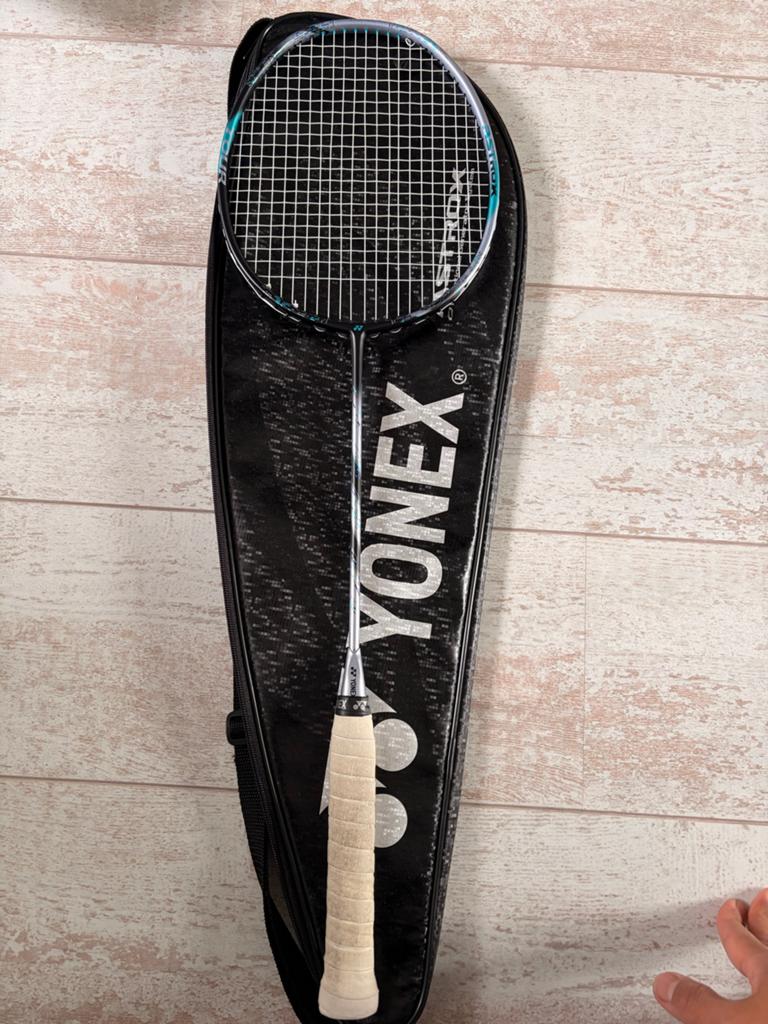 Yonex Astrox 88D Tour Badminton Racket, Sport en Fitness, Badminton, Ophalen of Verzenden, Zo goed als nieuw, Racket(s)