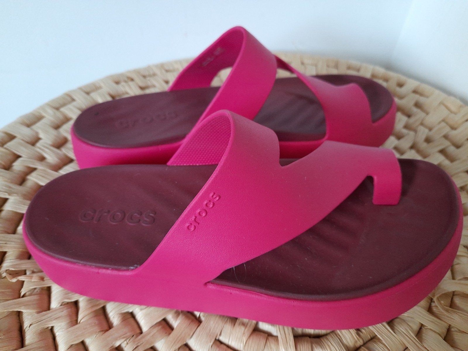 Crocs slippers roze maat 37/38, Slippers, Info@crocs.com, Ophalen of Verzenden, Zo goed als nieuw