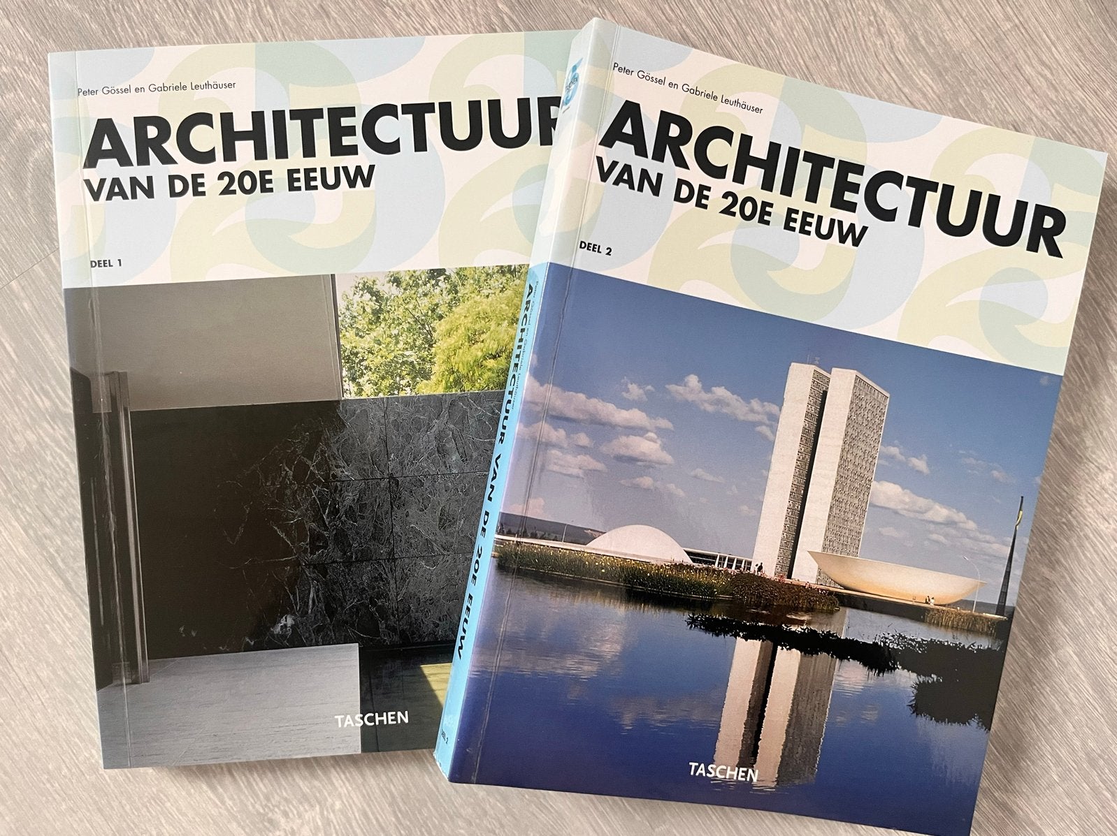 Architectuur van de 20e Eeuw - Peter Gossel & Gabriele Leuth, Boeken, Ophalen of Verzenden, Zo goed als nieuw, Architectuur algemeen