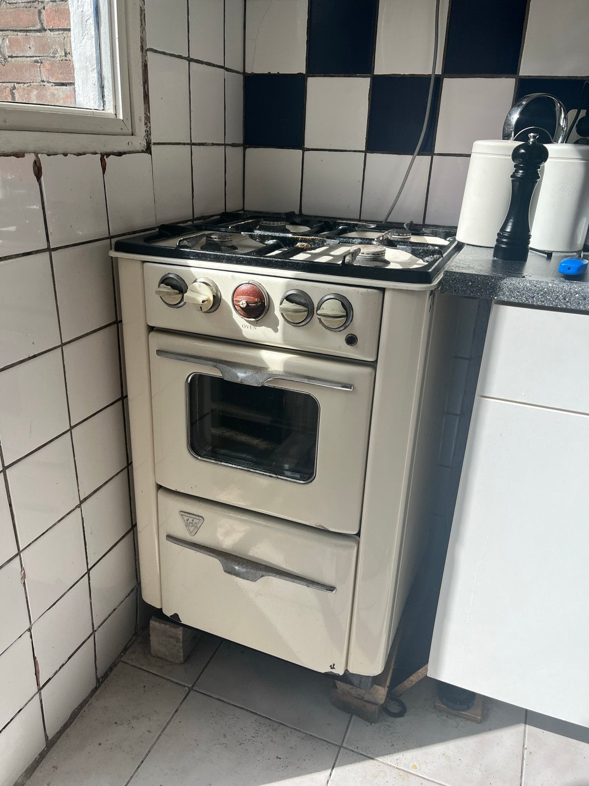 Vintage ATAG fornuis met oven - 60cm breed, Ophalen, Gebruikt, 4 kookzones, Gas