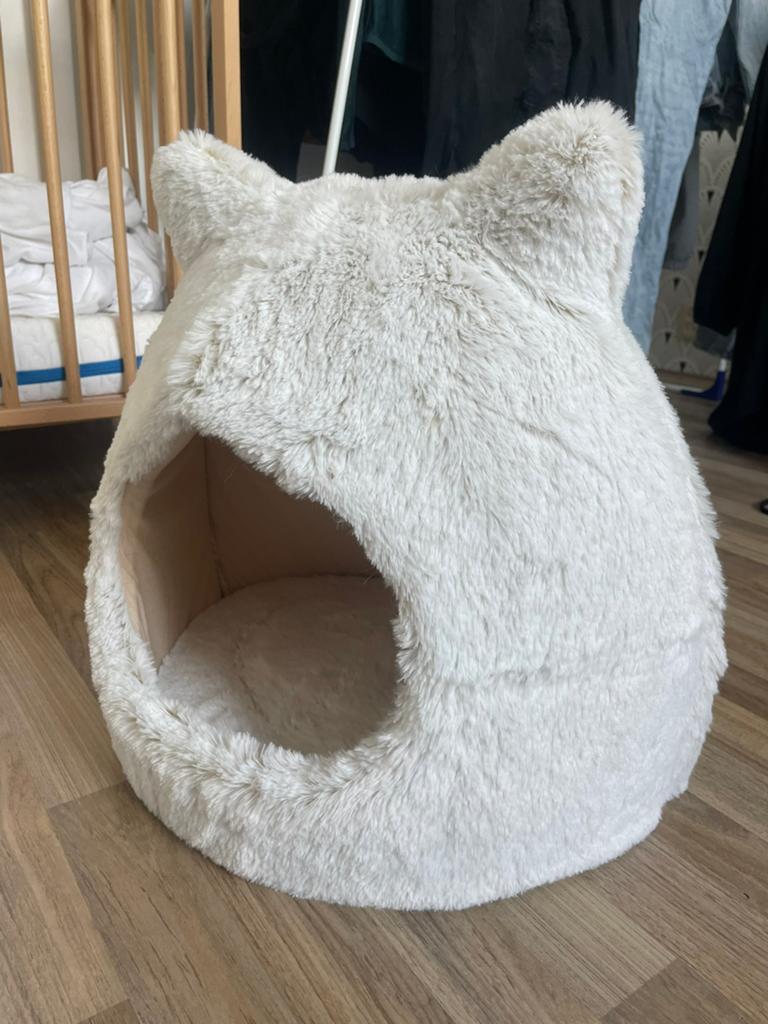 Kattenmand met oren van de Intratuin wit, Ophalen, Zo goed als nieuw, Pluche