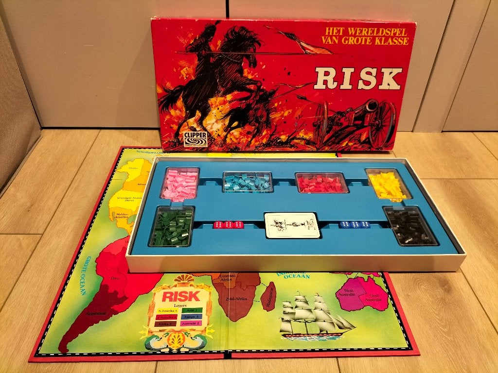 Risk - spel van Clipper - grote rode doos, Vijf spelers of meer, Ophalen of Verzenden, Gebruikt, Clipper