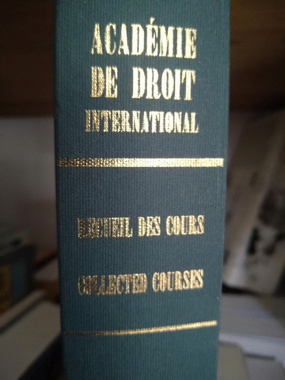 Le Droit International - Ahmed Mahiou (2008), Gelezen, Frans, Ophalen of Verzenden, Ahmed Mahiou
