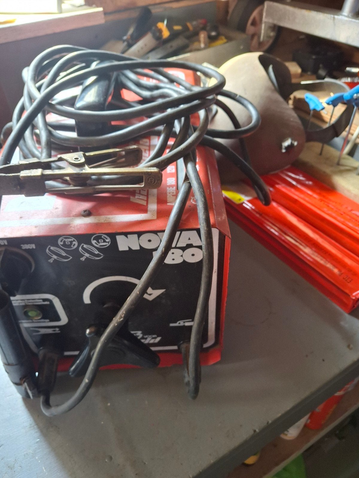 Nova 180 lasapparaat met elektroden en laskap teab, Ophalen, Gebruikt, 150 tot 250 ampère, Elektroden