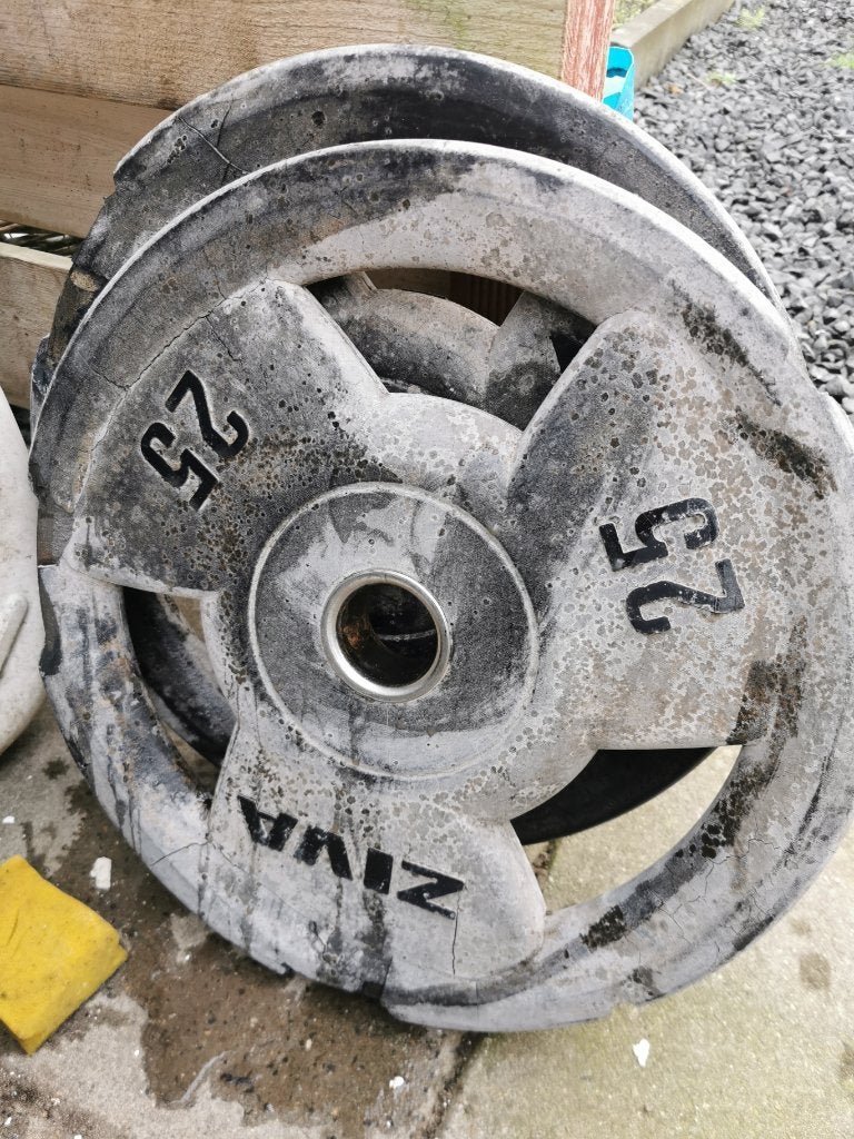 2 x 25 kg - 50 mm Olympische Halterschijven 45cm gewichten, Sport en Fitness, Fitnessmaterialen, Ophalen, Gebruikt, Benen, Halterschijven