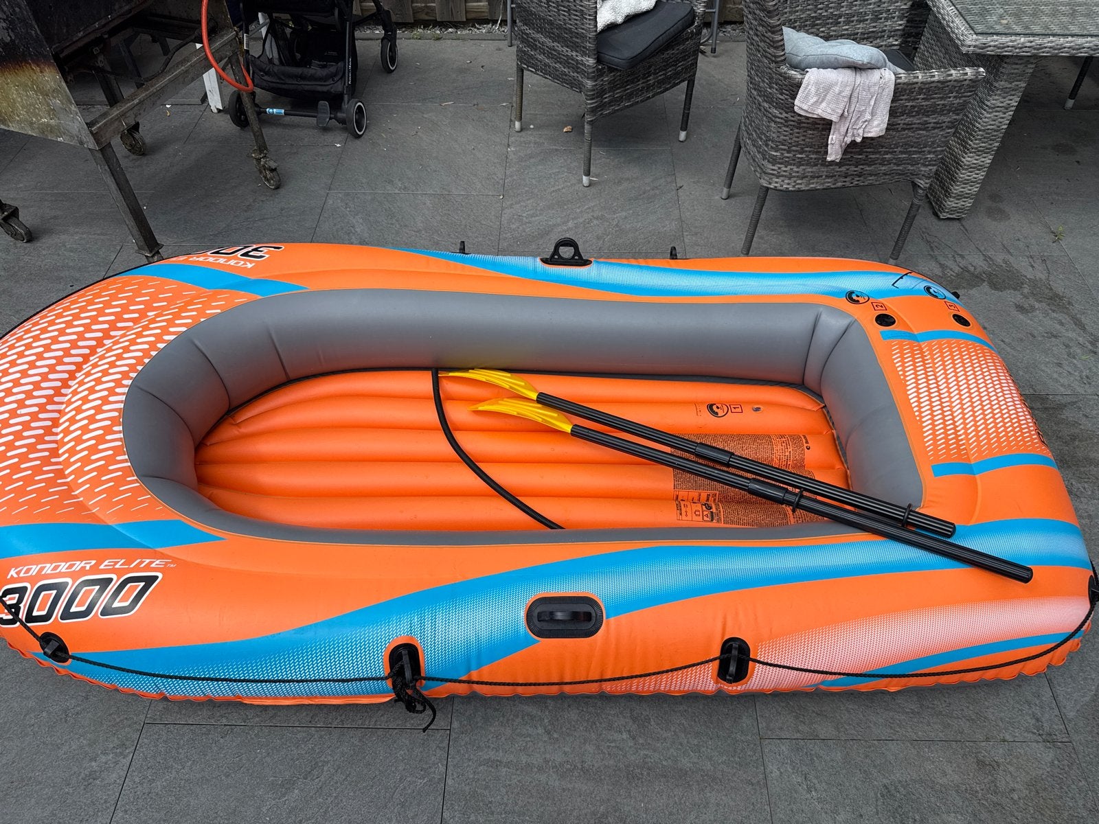 Intex Kondor Elite 3000 opblaasboot met peddels, Ophalen, Zo goed als nieuw