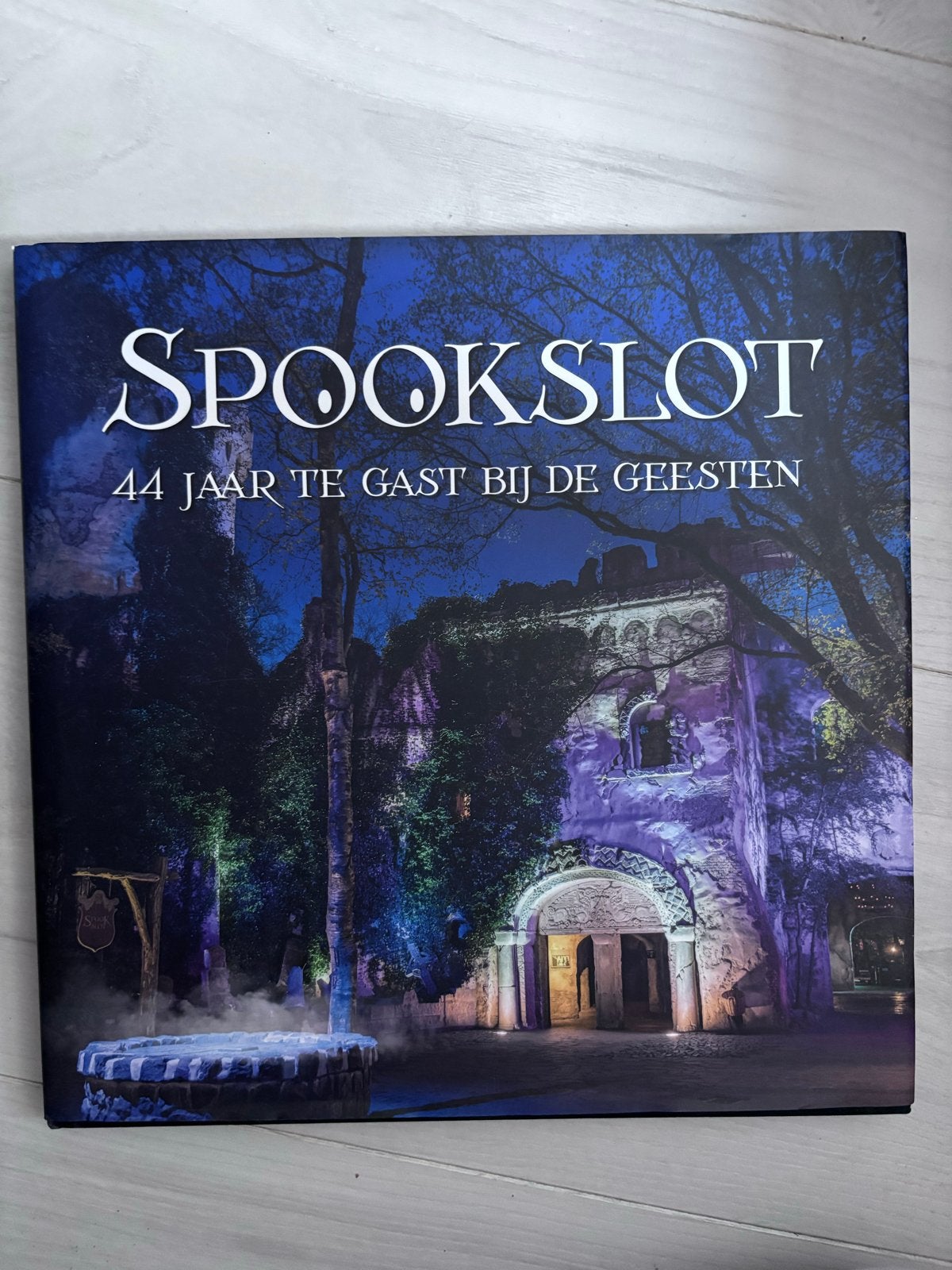 Spookslot Efteling: 44 Jaar Te Gast Bij De Geesten Boek, Boeken, Ophalen of Verzenden, Zo goed als nieuw, Nederland