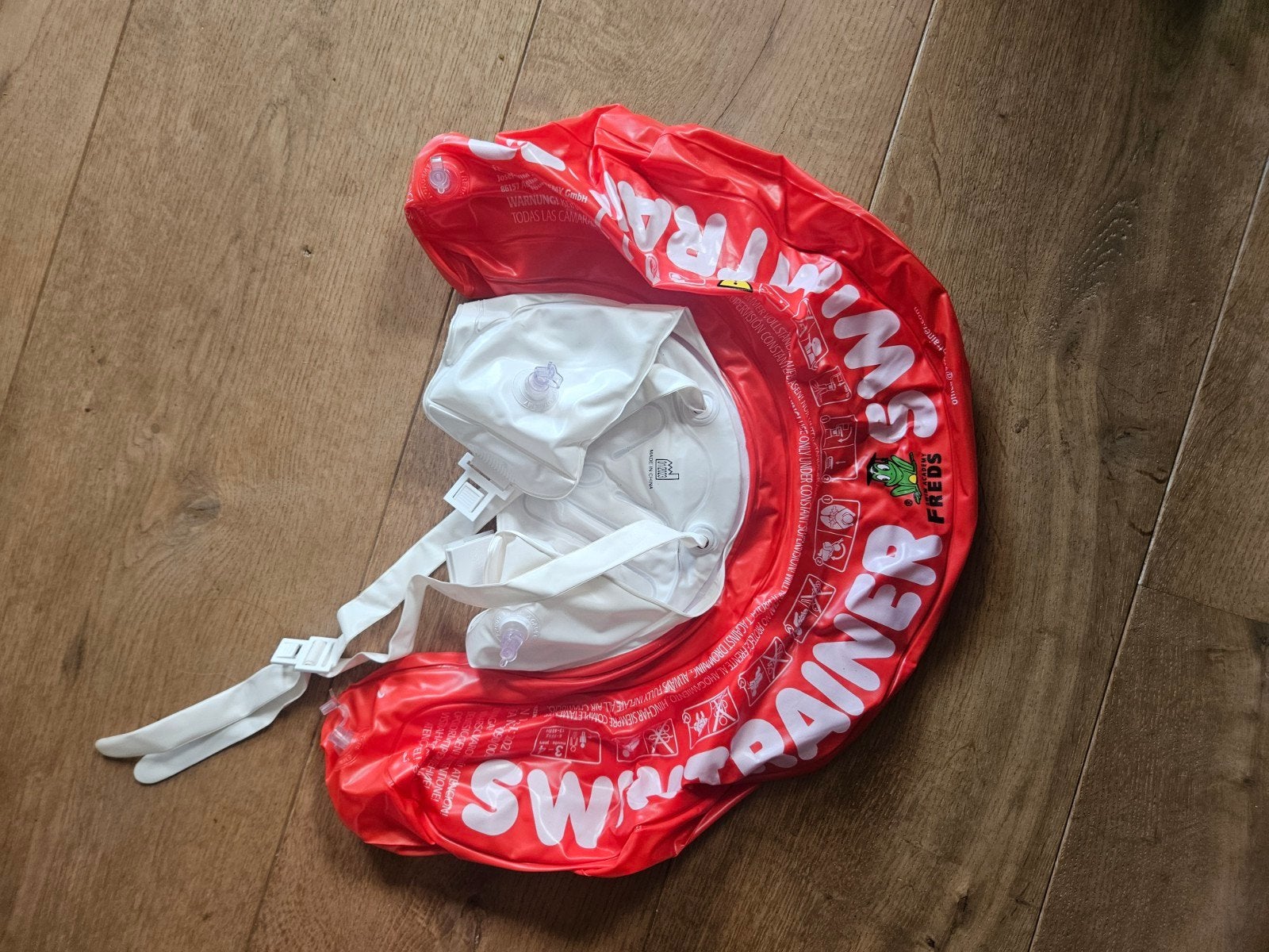 gratis baby float, babyzitje en swimtrainer in twee maten, Ophalen, Jongetje of Meisje, Zwem-accessoire