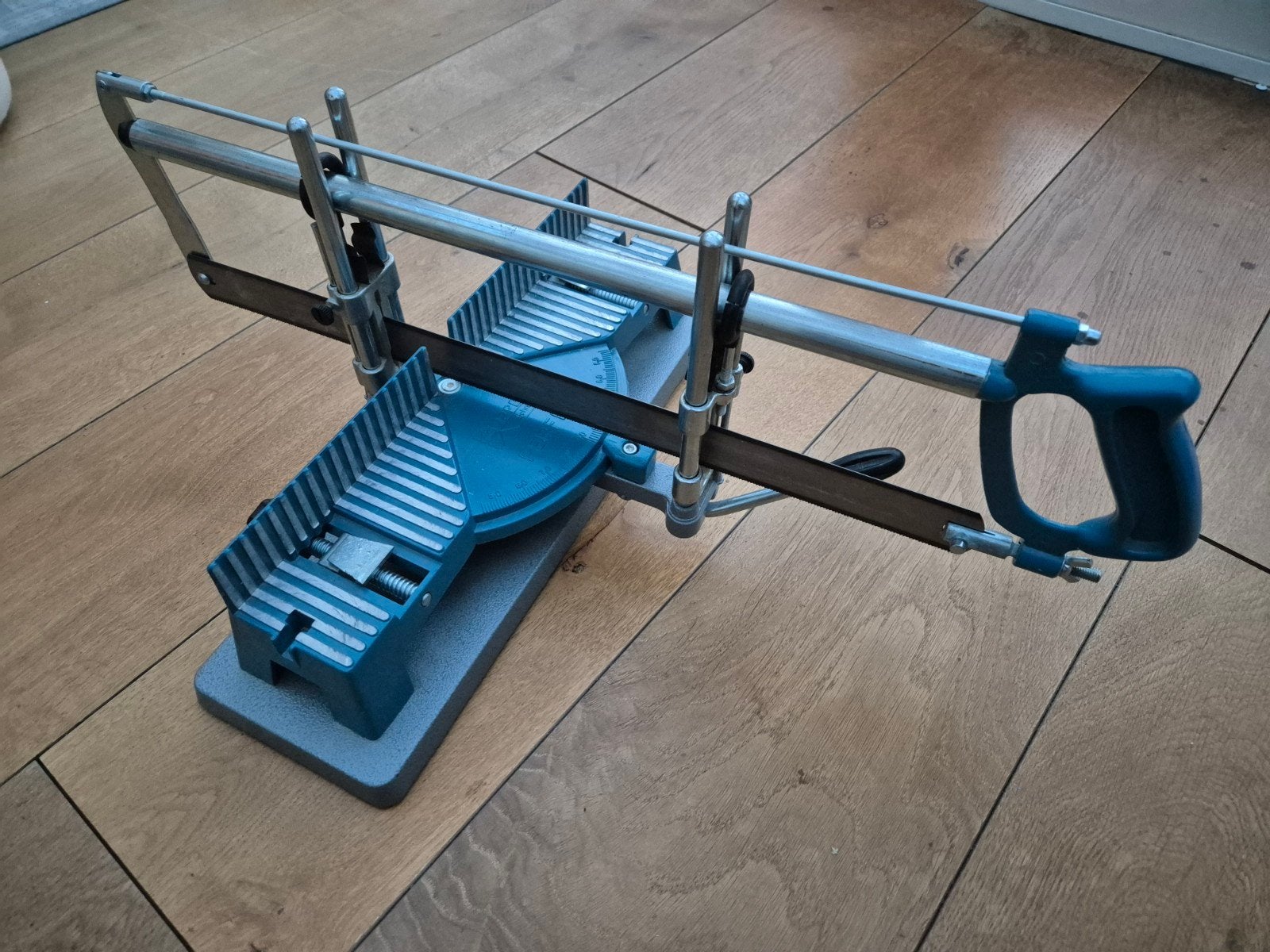 Kupper Perfekt Verstekzaag, Ophalen, Afkortzaag, 30 tot 70 mm, Minder dan 600 watt