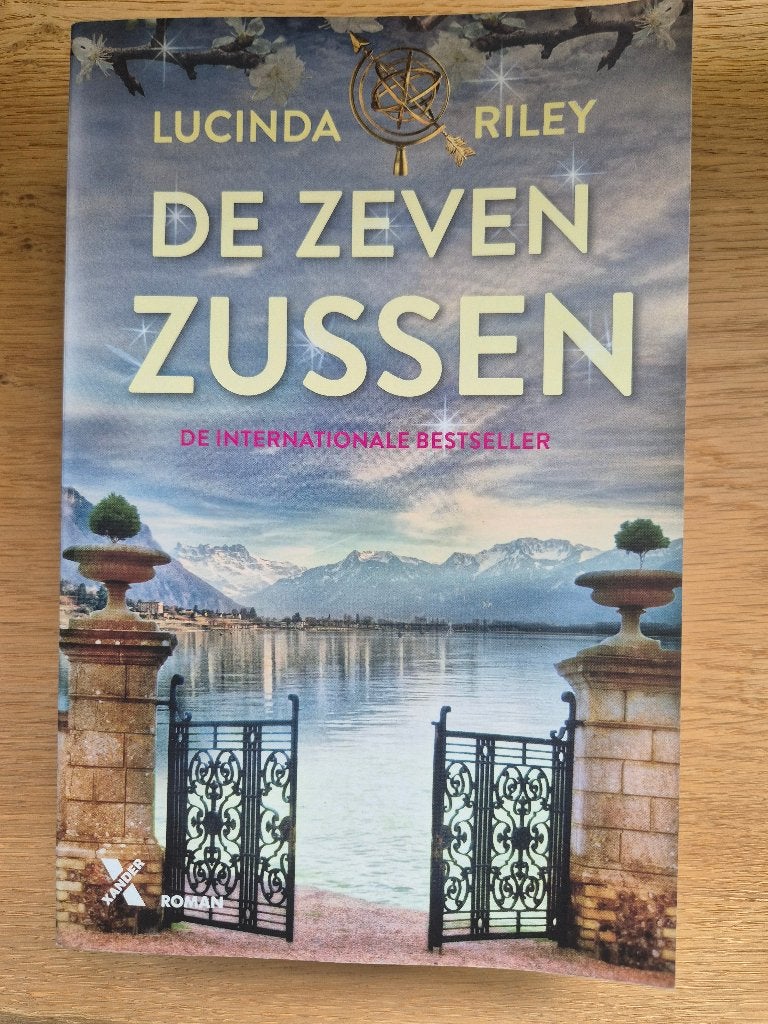 Boek De Zeven Zussen - Lucinda Riley, Ophalen of Verzenden, Gelezen, Lucinda Riley