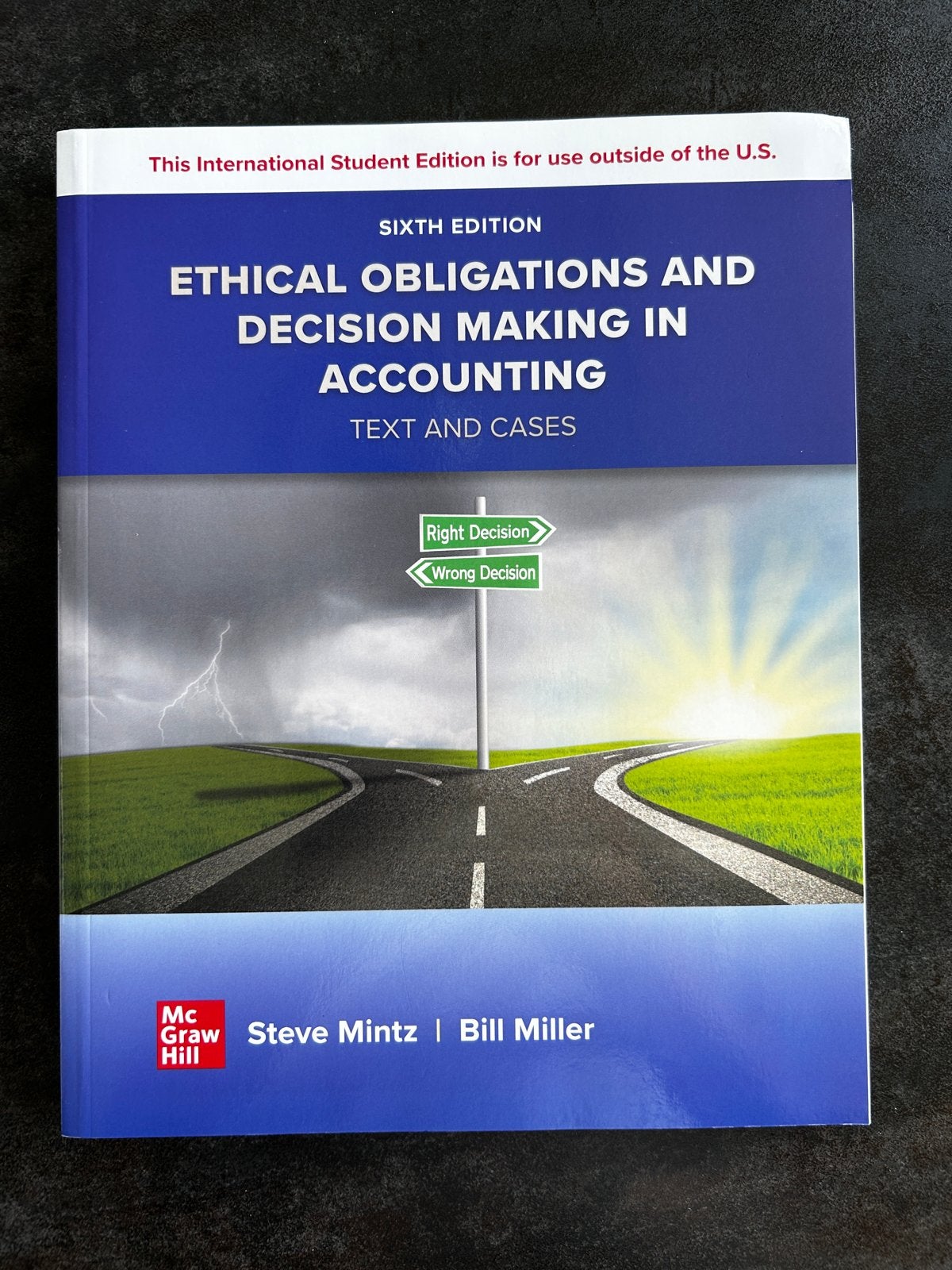 Ethical Obligations and Decision Making in Accounting, Ophalen of Verzenden, Gamma, Zo goed als nieuw, HBO