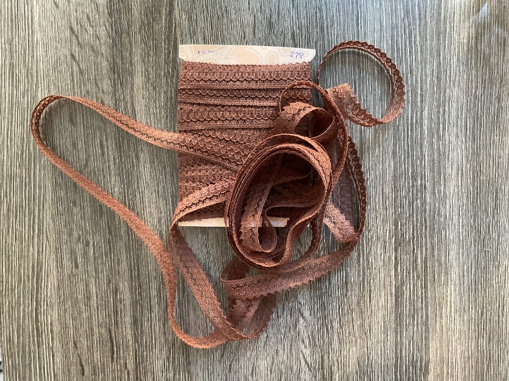 Nr 300) Aanbieding 10 meter bruin vitage kant € 4,00, Verzenden, Nieuw, Kant