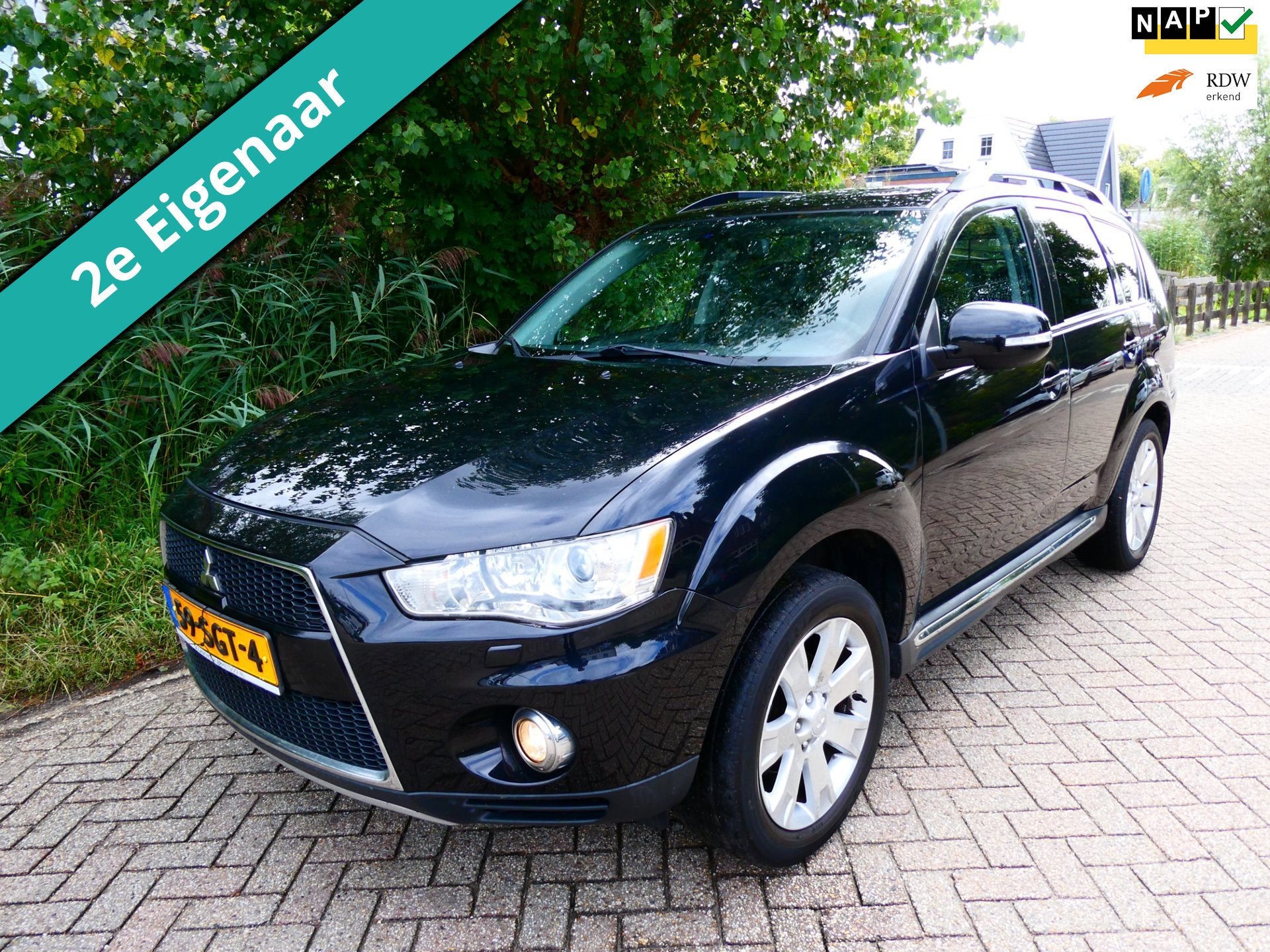 Mitsubishi Outlander 2.0i 147pk Automaat 2e eig. Leder Schui, Auto's, Automatische klimaatregeling, Zwart, 4 cilinders, Zwart