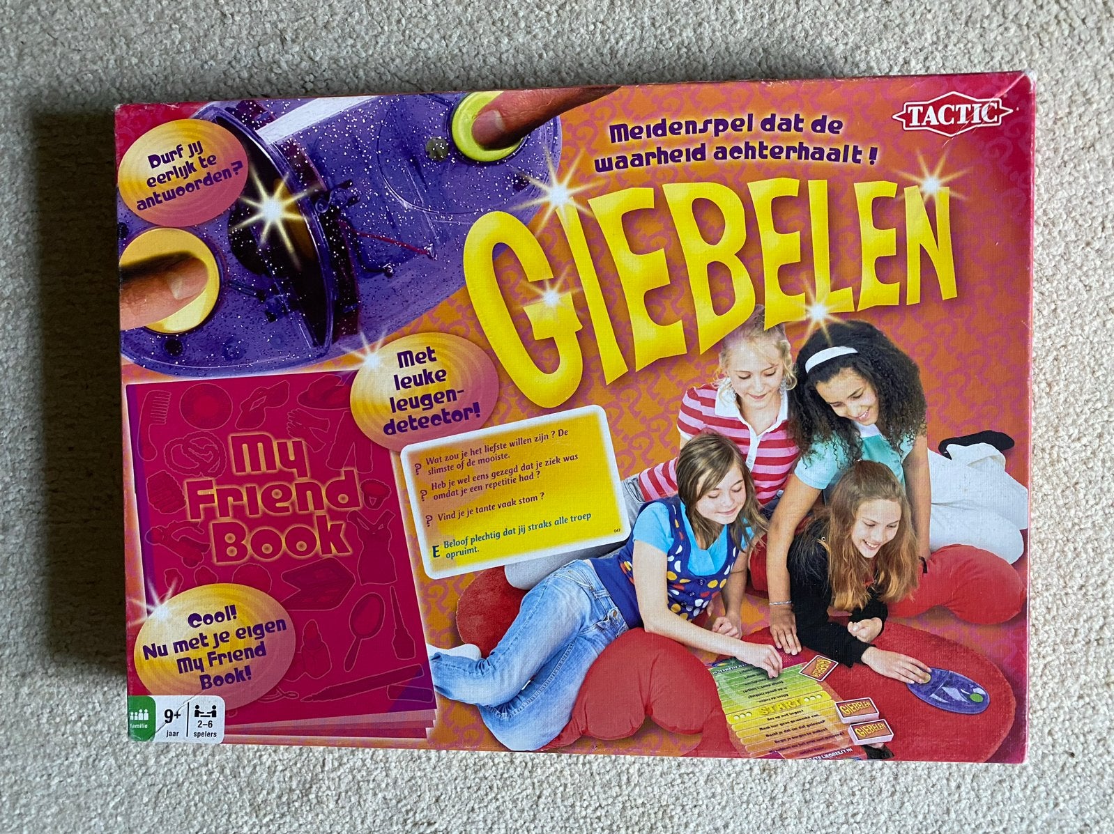 Giebelen: Het leuke meidenspel met leugendetector!, Drie of vier spelers, Ophalen of Verzenden, Zo goed als nieuw