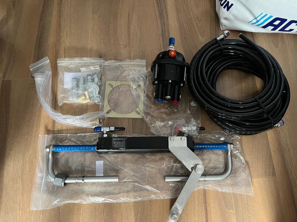Hydraulische stuur systeem, Watersport en Boten, Accessoires en Onderhoud, Ophalen of Verzenden, Zo goed als nieuw, Motor en Techniek