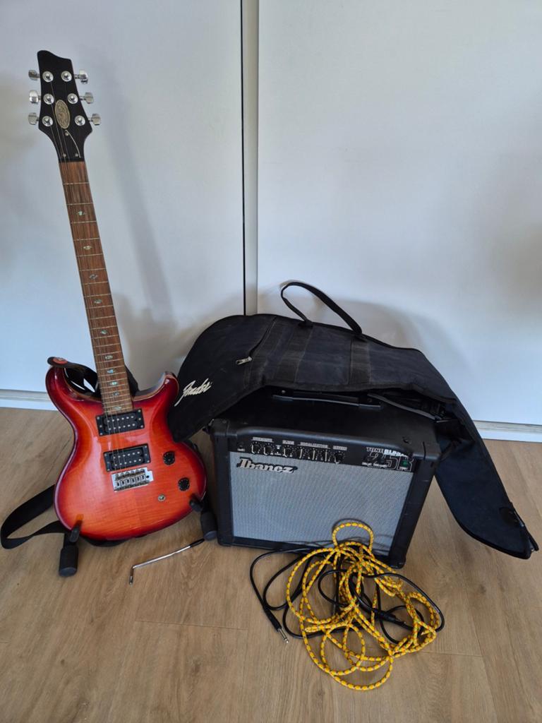 Stagg electrische gitaar met versterker, Muziek en Instrumenten, Gebruikt, Met versterker, Solid body, Ophalen