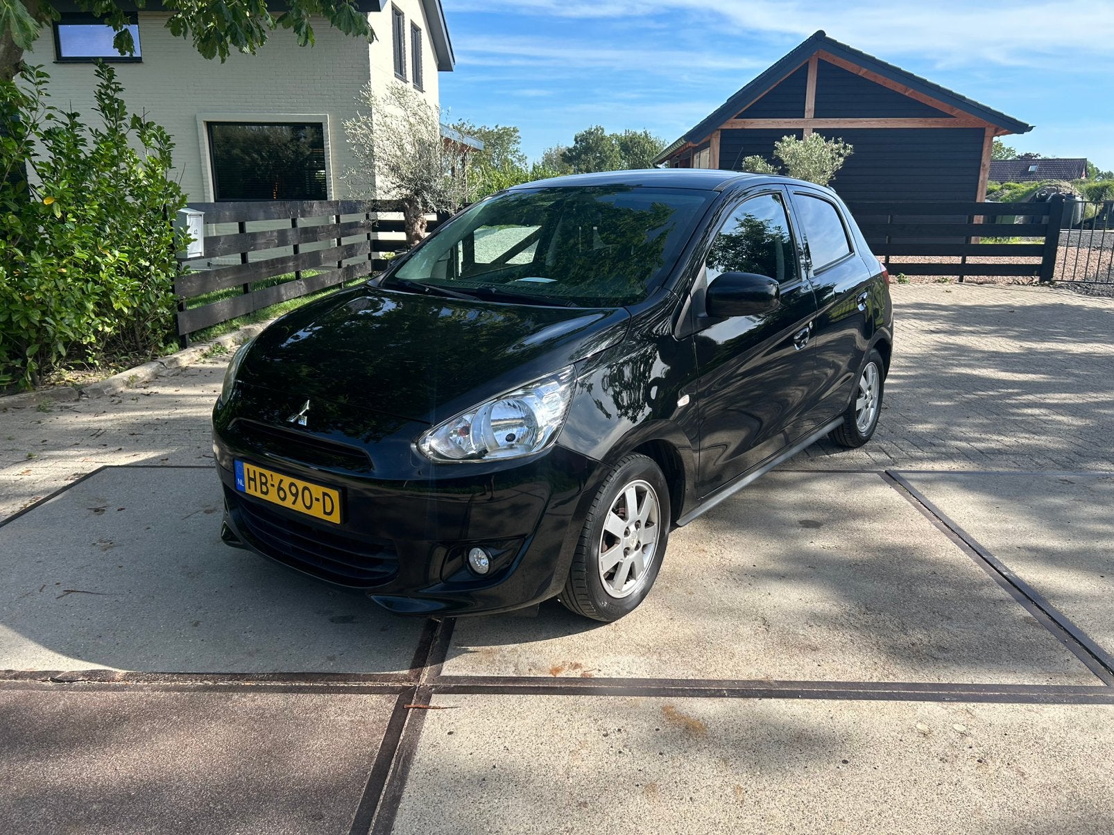 Mitsubishi Space Star 1.0 Bright | 2015 | Luxe uitvoering, Auto's, Mitsubishi, Voorwielaandrijving, Stof, Zwart, Start-stop-systeem